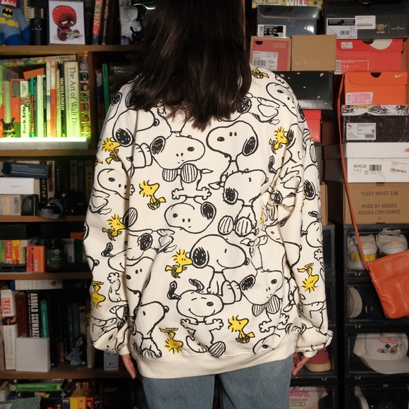 Peanuts Snoopy & Woodstock Sweatshirt - Picture 3 of 4